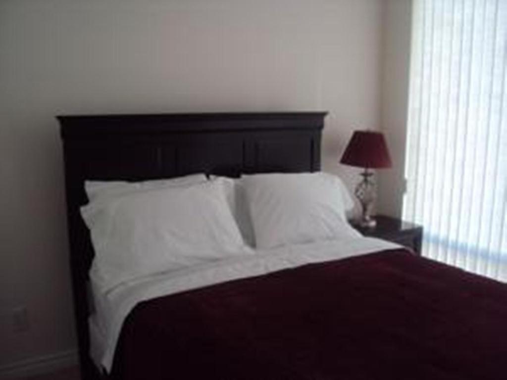 Urban Furnished Suites - Mississauga Room photo